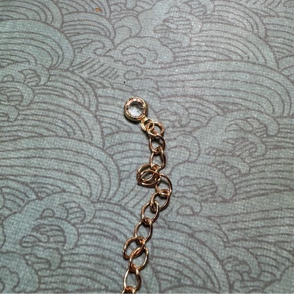 DAINTY GOLD TONE SUNSHINE NECKLACE - Picture 6 of 8